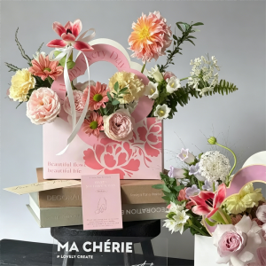 custom logo luxury hard paper gift boxes, pink packaging boxes suitable for preserved flowers, jewelry, cosmetics and weddings, eco friendly wholesale available