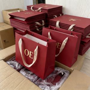 luxury burgundy gift bag custom logo exquisite paper bag for perfume, watch, jewelry premium packaging