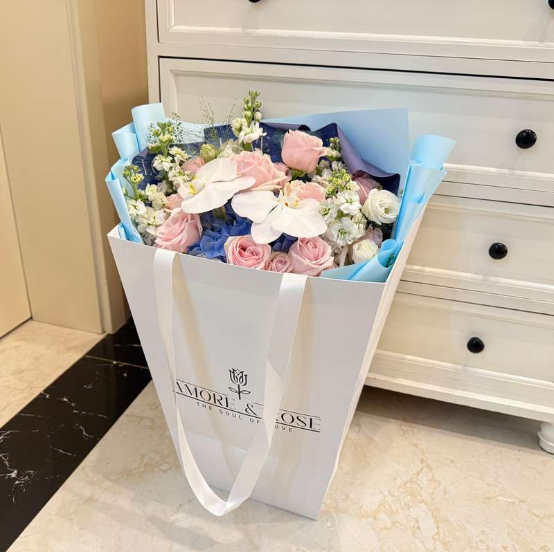 high end ins style flower handbags, customizable logo bouquet packaging bags, large trapezoidal gift bags high end ins style flower handbags, customizable logo bouquet packaging bags, large trapezoidal gift bags