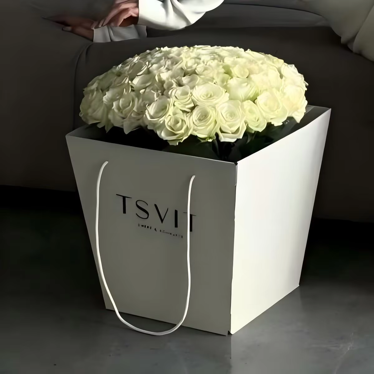 Home high end ins style flower handbags, customizable logo bouquet packaging bags, large trapezoidal gift bags