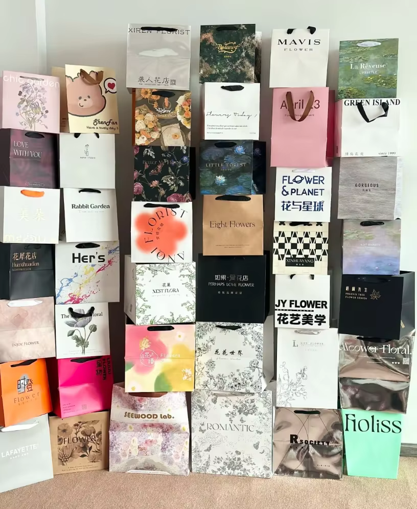 high end ins style flower handbags, customizable logo bouquet packaging bags, large trapezoidal gift bags high end ins style flower handbags, customizable logo bouquet packaging bags, large trapezoidal gift bags